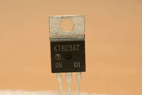КТ829АТ транзистор фото 2